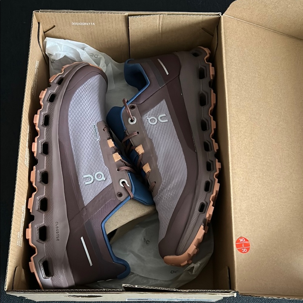 NWB On Cloudvista Waterproof WOMEN’s - Picture 5 of 6